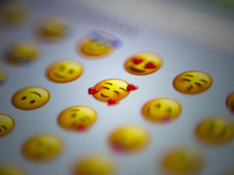 Google lana emojis sem gnero; conhea as novas figuras do Android